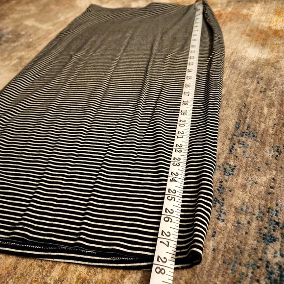 ** 2/$20 ** Old Navy Stripe Knit Pull On Midi/Pencil Skirt - Picture 4 of 8